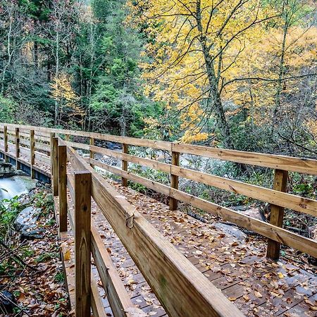 Downtown Delight, 2 Bedrooms, Pool, Hot Tub, Sleeps 6 Gatlinburg Esterno foto