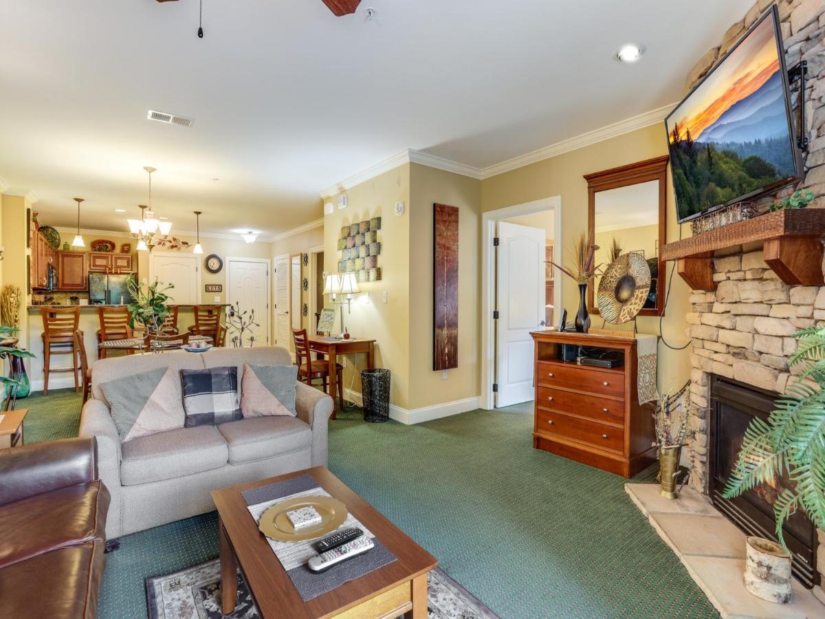 Downtown Delight, 2 Bedrooms, Pool, Hot Tub, Sleeps 6 Gatlinburg Esterno foto