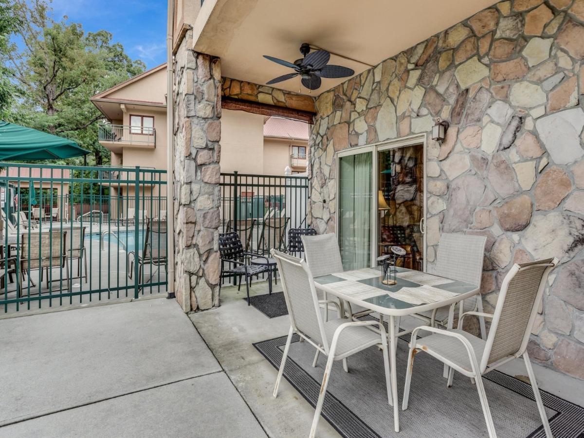 Downtown Delight, 2 Bedrooms, Pool, Hot Tub, Sleeps 6 Gatlinburg Esterno foto