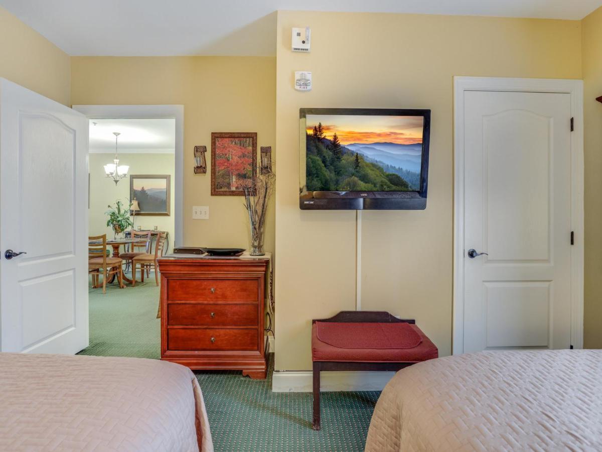 Downtown Delight, 2 Bedrooms, Pool, Hot Tub, Sleeps 6 Gatlinburg Esterno foto