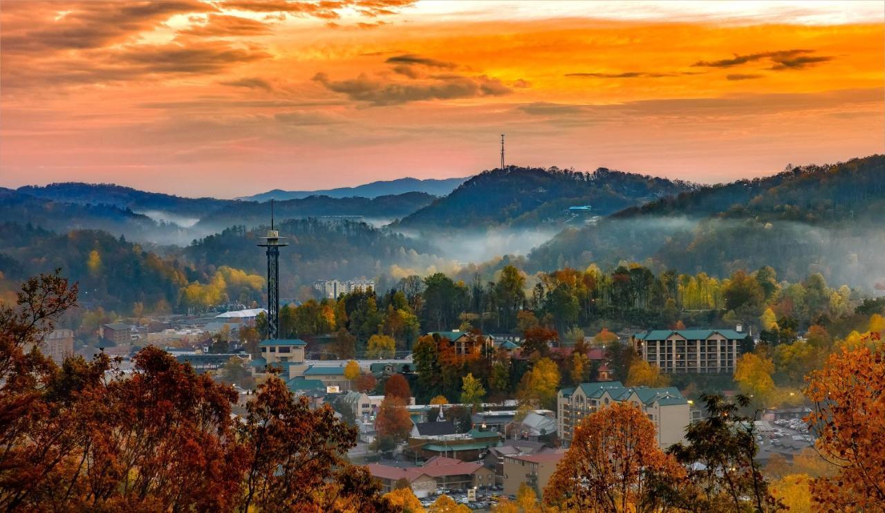 Downtown Delight, 2 Bedrooms, Pool, Hot Tub, Sleeps 6 Gatlinburg Esterno foto